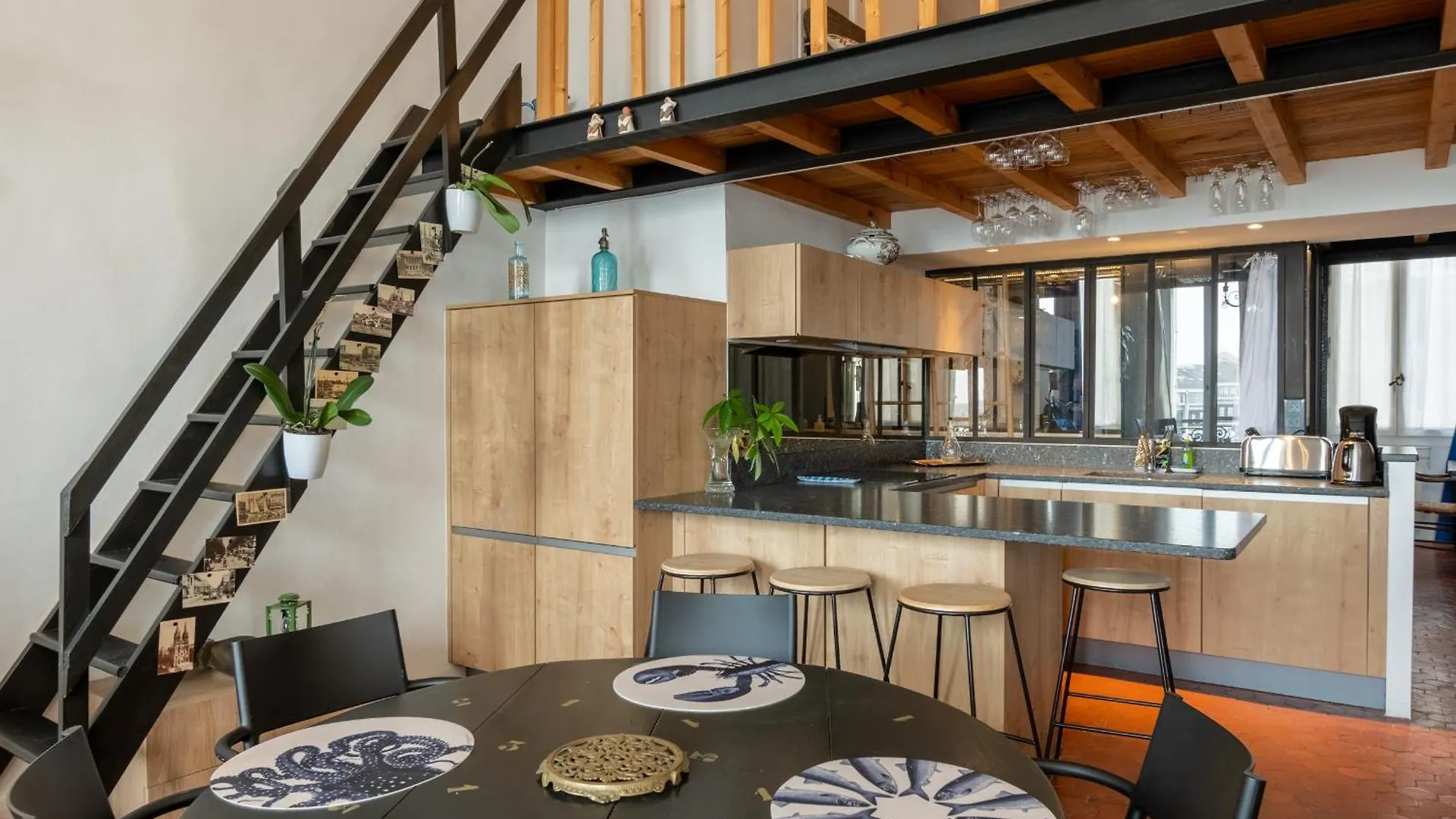 Appartement A 50M Et Face A La Mer, Proche Vieux Port -4 A 5 Pers - Classe 4 Etoiles - 80M2 à Marseille